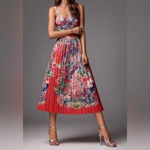 New With Tags H&M Sleeveless Patterned Pleated Fit and Flare Dress, size 10